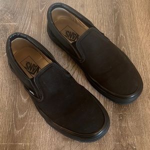 VANS SLIP ON BLACK size 8.5 • PRELOVED